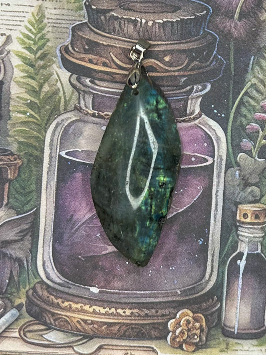 Labradorite Pendant LB80