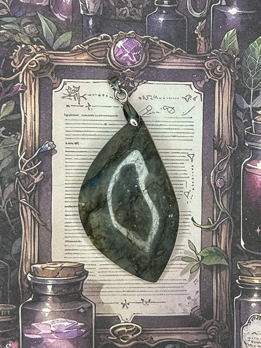 Labradorite Pendant LB75