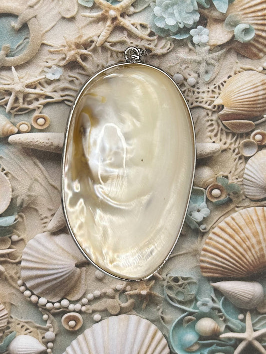 Shell Pendant SH11